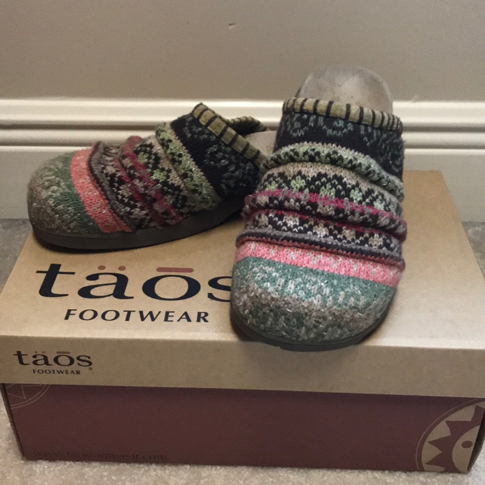 Taos tabitha clog